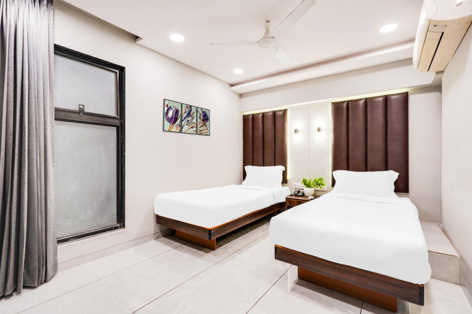Palette Country Club Surat Hotel Eksteriør billede